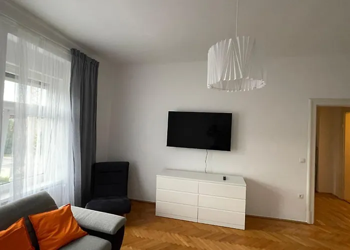 Junior Eleven Apartman